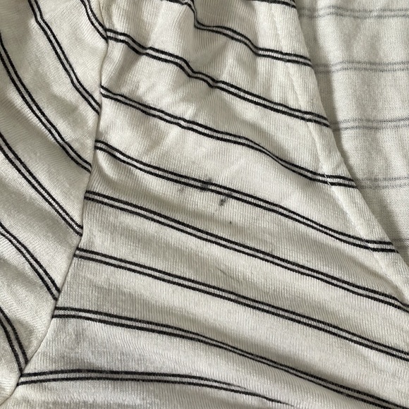 MeToWe striped pull crop - Picture 3 of 4